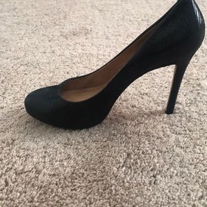 Ann Taylor Black Snakeskin Pumps size 8.5